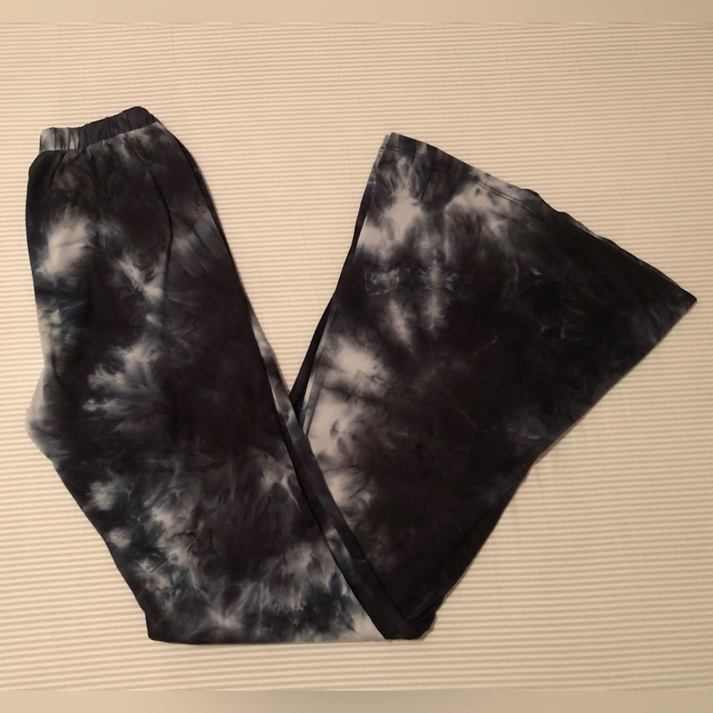 Life Clothing Co Stardust Blue Tie Dye Bells | Size M